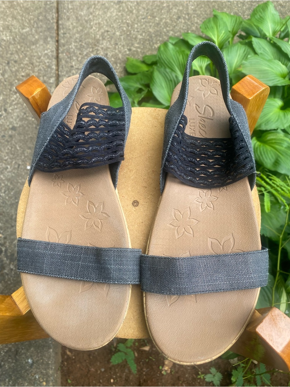 Sketchers wedge sandal sz 8